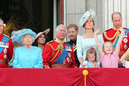 Die britischen Royals versammeln sich bei Trooping the Colour traditionell auf dem Balkon des Buckingham Palasts.