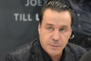 Till Lindemann ist nicht an Covid-19 erkrankt.