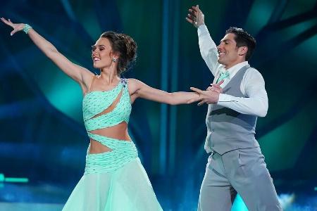 Laura Müller und Christian Polanc tanzen Wiener Walzer