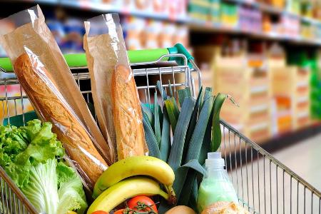 Wer den Einkaufswagen randvoll belädt - also Hamsterkäufe tätigt - handelt nicht sinnvoll