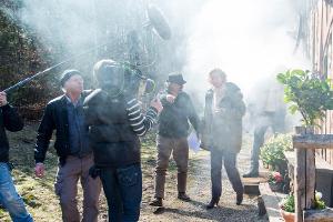 Das Drehteam von "Sturm der Liebe" mit Melanie Wiegmann (r.)