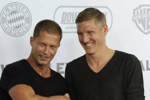 Filmemacher Til Schweiger (l.) und Fußballweltmeister (2014) Bastian Schweinsteiger kennen sich schon lange - hier ein Foto ...