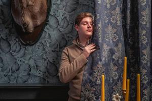 "Der Pass" (Staffel 2): Der Sohn einer einflussreichen Familie wird zum Mörder - gespielt wird er von Dominic Marcus Singer