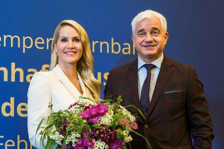 Judith Rakers an der Seite von Hans-Joachim Frey, dem Chef des SemperOpernball