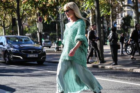 Model Jeanette Friis Madsen am Rande der Fashion Week in Paris