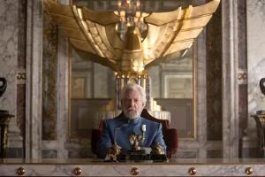 Donald Sutherland als Coriolanus Snow in "Die Tribute von Panem - Mockingjay Teil 1"