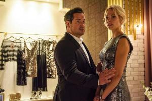 "Alles was zählt": Lena gelingt es mit Marians Hilfe, das "Prunkwerk" erfolgreich zu eröffnen