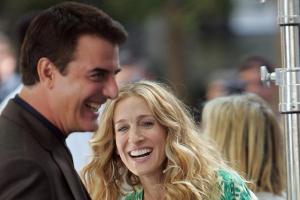Sarah Jessica Parker und Chris Noth im Jahr 2007 bei den Dreharbeiten zum ersten Kinofilm von "Sex and the City"