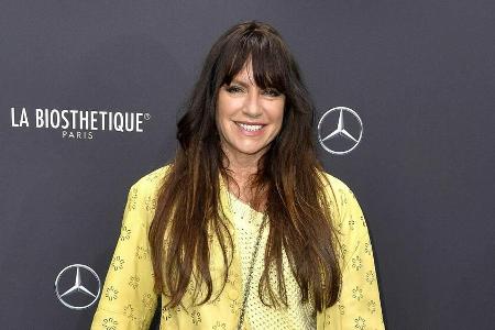 Christine Neubauer trägt ihre Haare wieder dunkler