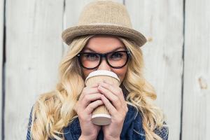 Der Coffee to go gehört für viele zum Alltag