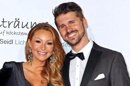 Jana und Thore Schölermann haben sich in den Bergen das Jawort geben.