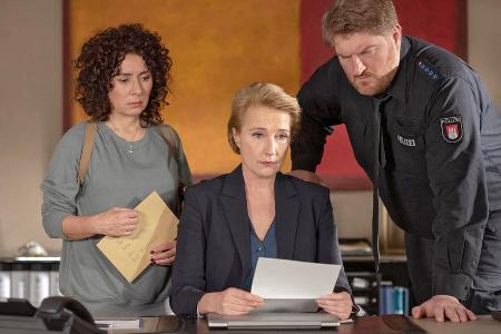 Zusatzdreh am Dienstag (18.02.20) in der neuen Wache: Im Polizeikommissariat 14 taucht ein mysteriöser Brief auf, der Frau K...