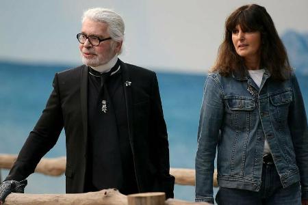 Virginie Viard ist in die Fußstapfen Karl Lagerfelds getreten.