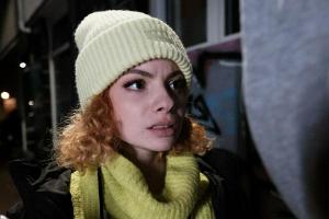 "Unter uns": Nika blickt der Bedrohung erschrocken ins Gesicht