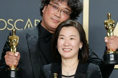 Drei der vier Oscars, die Bong Joon Hos (l.) Film 