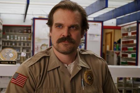 Er kehrt zurück: David Harbour alias Sheriff Jim Hopper in 