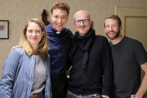 Die Dreharbeiten zur finalen Staffel von "Sankt Maik" haben begonnen (v.l.): Bettina Burchard, Daniel Donskoy, Markus Sehr (...