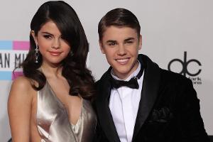 Justin Bieber und Selena Gomez bei den American Music Awards 2011