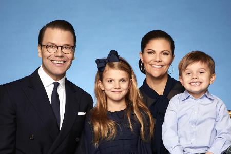 Daniel von Schweden, Prinzessin Estelle, Kronprinzessin Victoria und Prinz Oscar (v.l.n.r.)