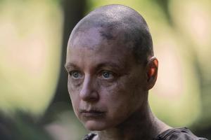 Mit Alpha (Samantha Morton) ist in aller Regel nicht gut Kirschen essen.
