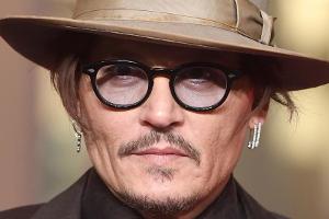 Johnny Depp ist überraschend vor Gericht erschienen.