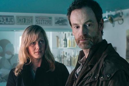 Die Kommissare Martina Bönisch (Anna Schudt) und Peter Faber (Jörg Hartmann) im 