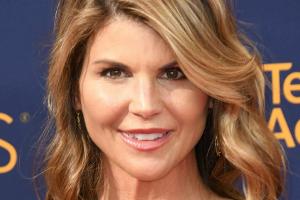 Lori Loughlin muss im Uni-Bestechungsskandal aussagen.