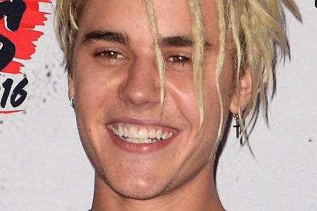 Hat gut lachen: Justin Bieber hat etwas ganz Großes und Geheimes mit YouTube am Laufen