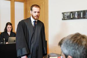 "Unter uns": Tobias gibt vor Gericht sein Bestes