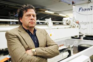 "Big Manni": Manfred Brenner (Hans-Jochen Wagner) ist entschlossen mit seiner Firma FlowTex und den Horizontalbohrmaschinen ...