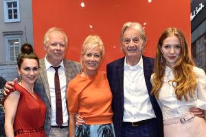 Bei der Eröffnung des neuen Shops von Paul Smith in München (v.l.): Viktoria Lauterbach, Axel und Judith Milberg, Sir Paul S...