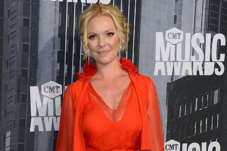 Katherine Heigl verkauft gemeinsam mit Mama Nancy einige Klamotten und unterstützt damit Tiere