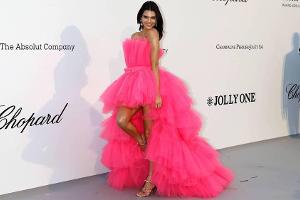 Kendall Jenner präsentierte ein Tüllkleid aus der neuen Kollektion von H&M und Giambattista Valli.