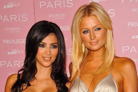 Nach guten Jahren zwischen Kim Kardashian (l.) und Paris Hilton gab es Beef, aber inzwischen ist alles wieder in Butter