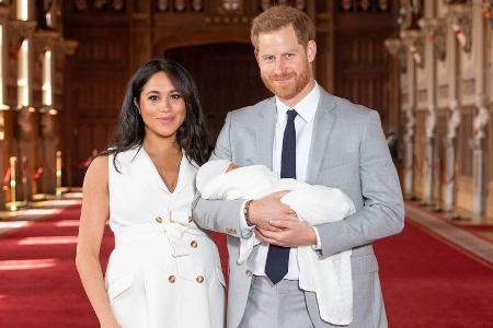 Der erste Fototermin von Herzogin Meghan, Prinz Harry und ihrem Neugeborenen