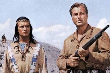 Pierre Brice als Winnetou und Lex Barker (r.) als Old Shatterhand