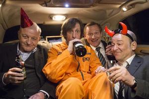 "Wilsberg: In Treu und Glauben": Junggesellenabschied! Trauzeuge Wilsberg (Leonard Lansink), Noch-Junggeselle Ekki (Oliver K...