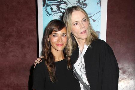 Peggy Lipton (r.) einst mit ihrer Tochter Rashida Jones auf einem Event in Los Angeles
