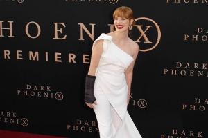 Jessica Chastain war trotz Handicap auf der "X-Men"-Premiere gut gelaunt