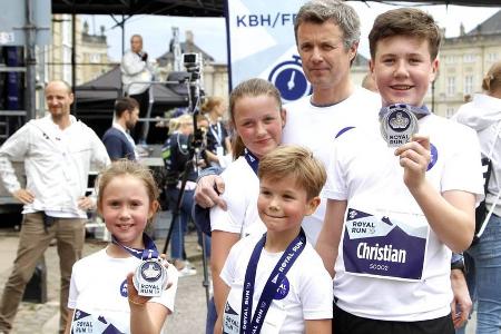 Prinz Frederik mit seinen kleinen Läufern: Josephine, Vincent, Christian und Isabella