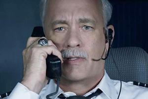 "Sully": Chesley 'Sully' Sullenberger (Tom Hanks) muss die schwierigste Entscheidung seines Lebens treffen