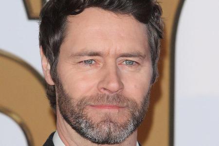 Howard Donald muss derzeit im Piratenlook auf die Bühne