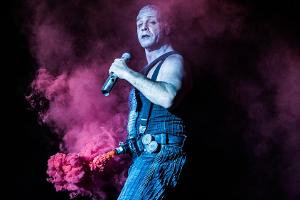 Werden auch 2020 ein Pyro-Spektakel abfeuern: Rammstein-Sänger Till Lindemann und Co.
