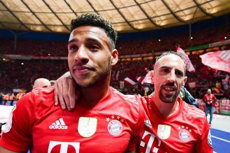 Corentin Tolisso (l.) und Franck Ribéry nach dem Gewinn des DFB-Pokals 2019 in Berlin