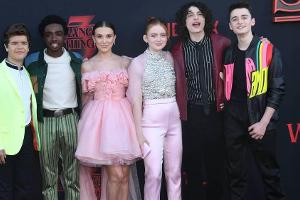 Die "Stranger Things"-Stars haben sich für den roten Teppich in bunte Schale geworfen