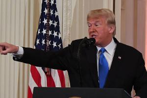 Donald Trump schiebt den Medien den Schwarzen Peter zu