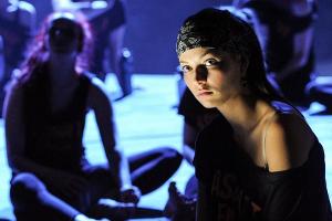 "Die Chefin - Mädchenträume": Sabrina (Lena Meckel) hat mit der ermordeten Nadja in einer Tanzgruppe getanzt