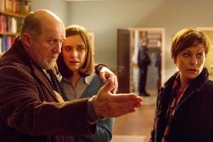 "Die Schattenfreundin": Franz Siebmacher (Harald Krassnitzer, l.) erzählt Polizistin Charlotte Schneidmann (Jule Ronstedt, r...