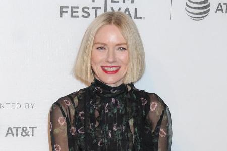 Schauspielerin Naomi Watts glänzt mit dem angesagten Sleek-Bob-Look
