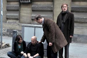 "Ein starkes Team: Gnadenlos": Verena (Maja Maranow, l.), Reddemann (Arnfried Lerche, 2.v.r.) und Ben (Kai Lentrodt, r.) bem...